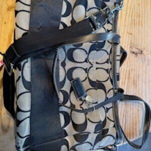 Coach signature print large tote bag:  B1076-F13803